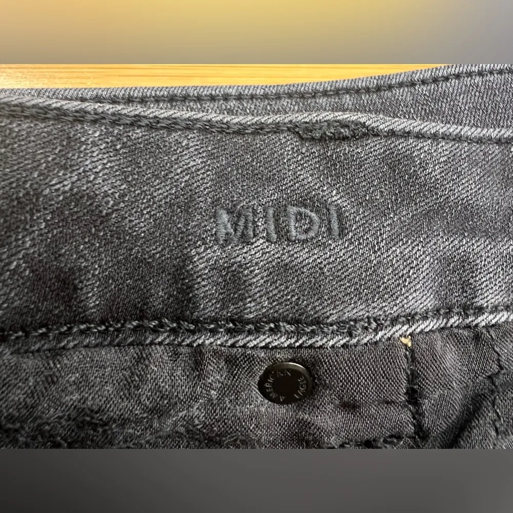 American Eagle Women The Dream Jean Black Midi Cutoff Stretch Denim shorts|Sz:18 - Image 16