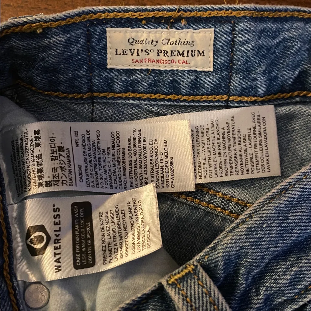 Levi’s Premium Iconic Buttonfly Ribcage Shorts - Image 6