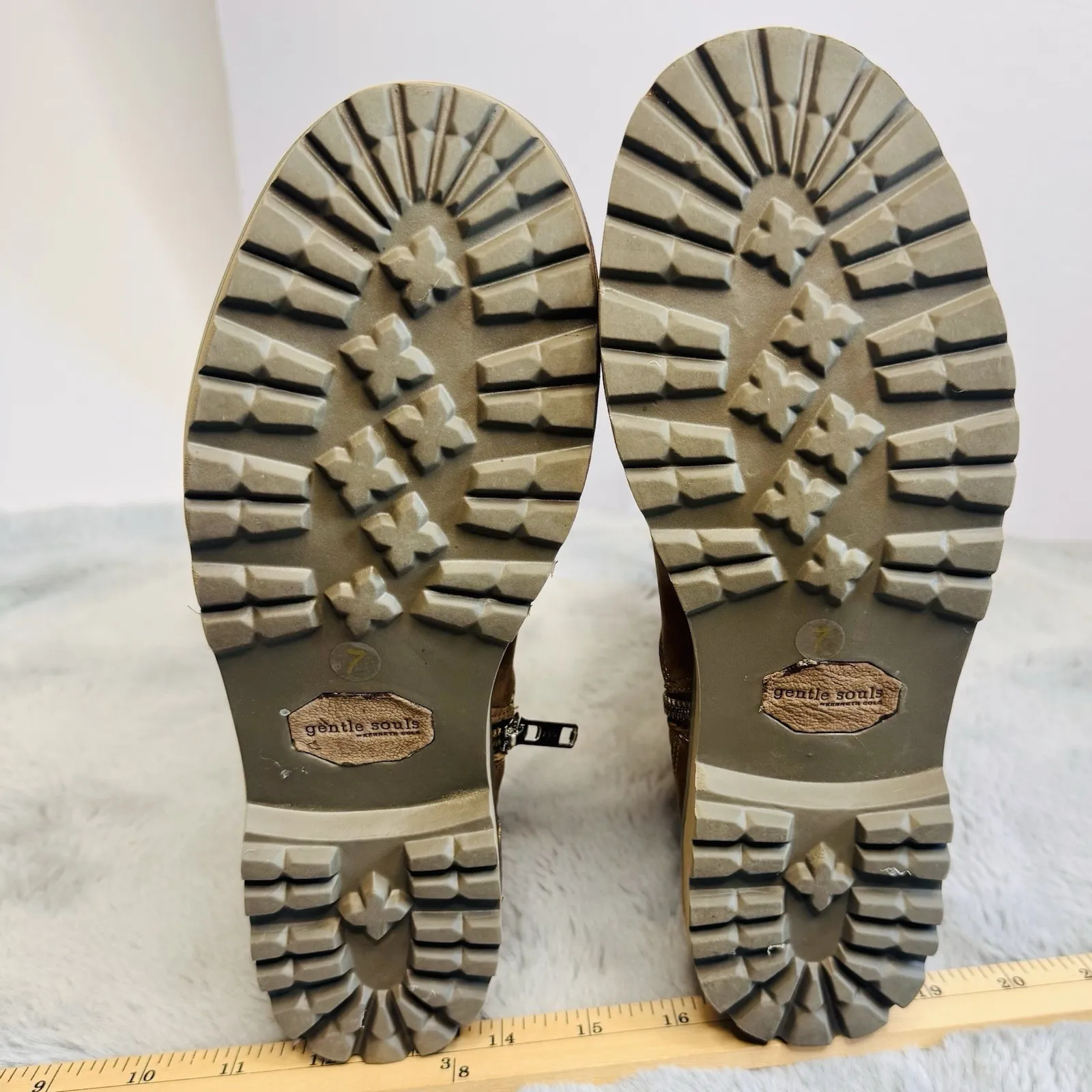 Gentle Souls by Kenneth Cole Women's Buckled Up Moto Boot Size‎ 7M Tan Brown - Image 15