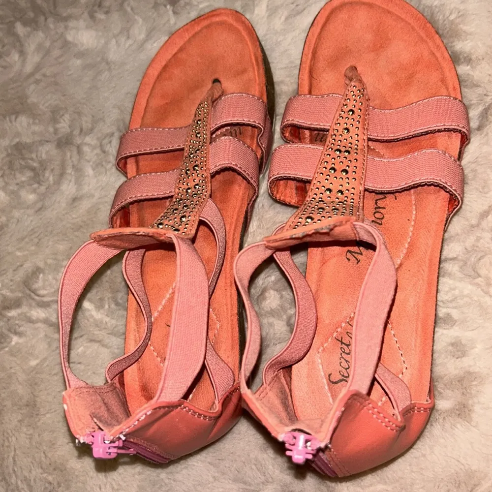 Size 7 Med shoes - Image 6