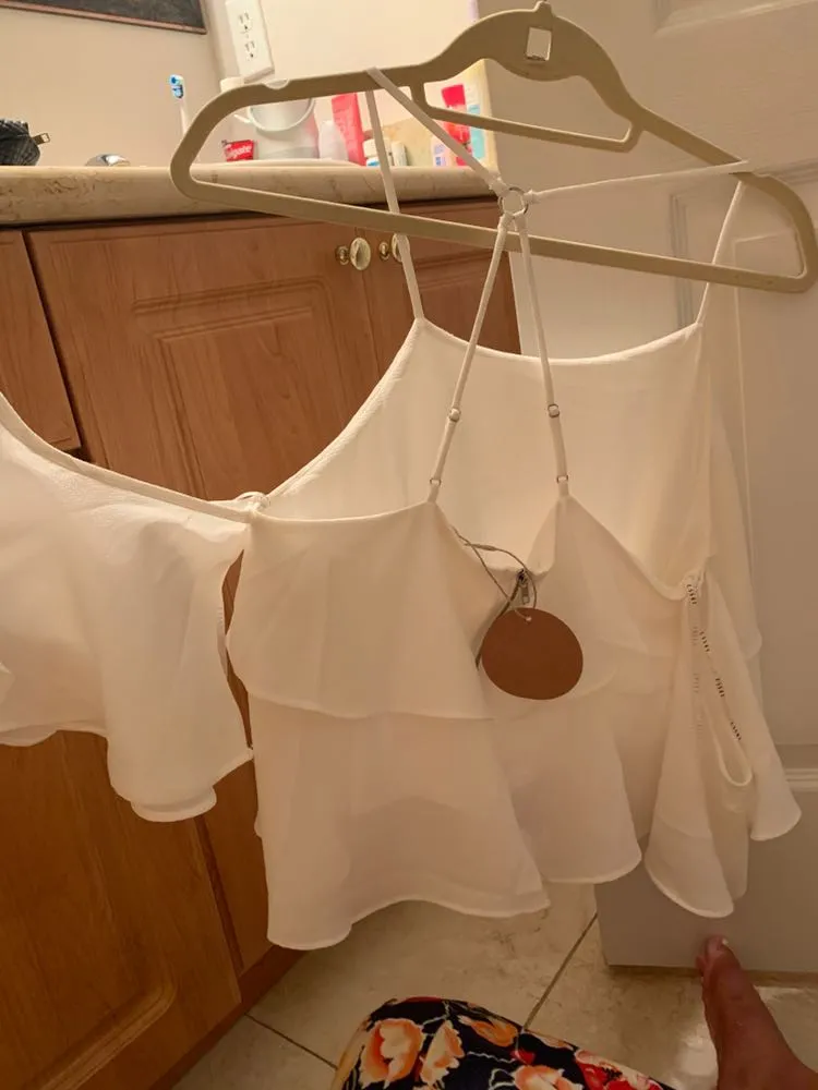 Cute White Flowy Size L - Image 2