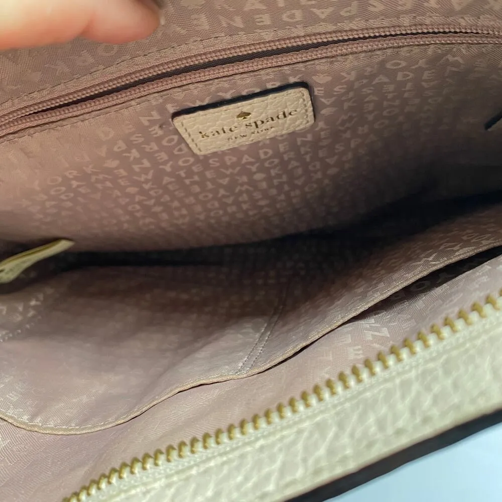 Kate Spade New York Bay Street Cora Medium Crossbody Purse Zipper Closure - Image 7