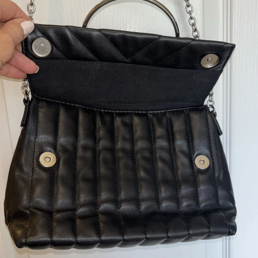 NEW LOOK BRAND… Black Faux Leather with Silver Rings and Silver Crossbody Chain - Image 8