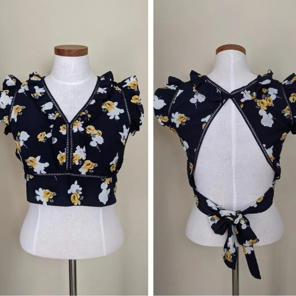 J.O.A. Navy Floral Ruffle Crop Top - Image 4