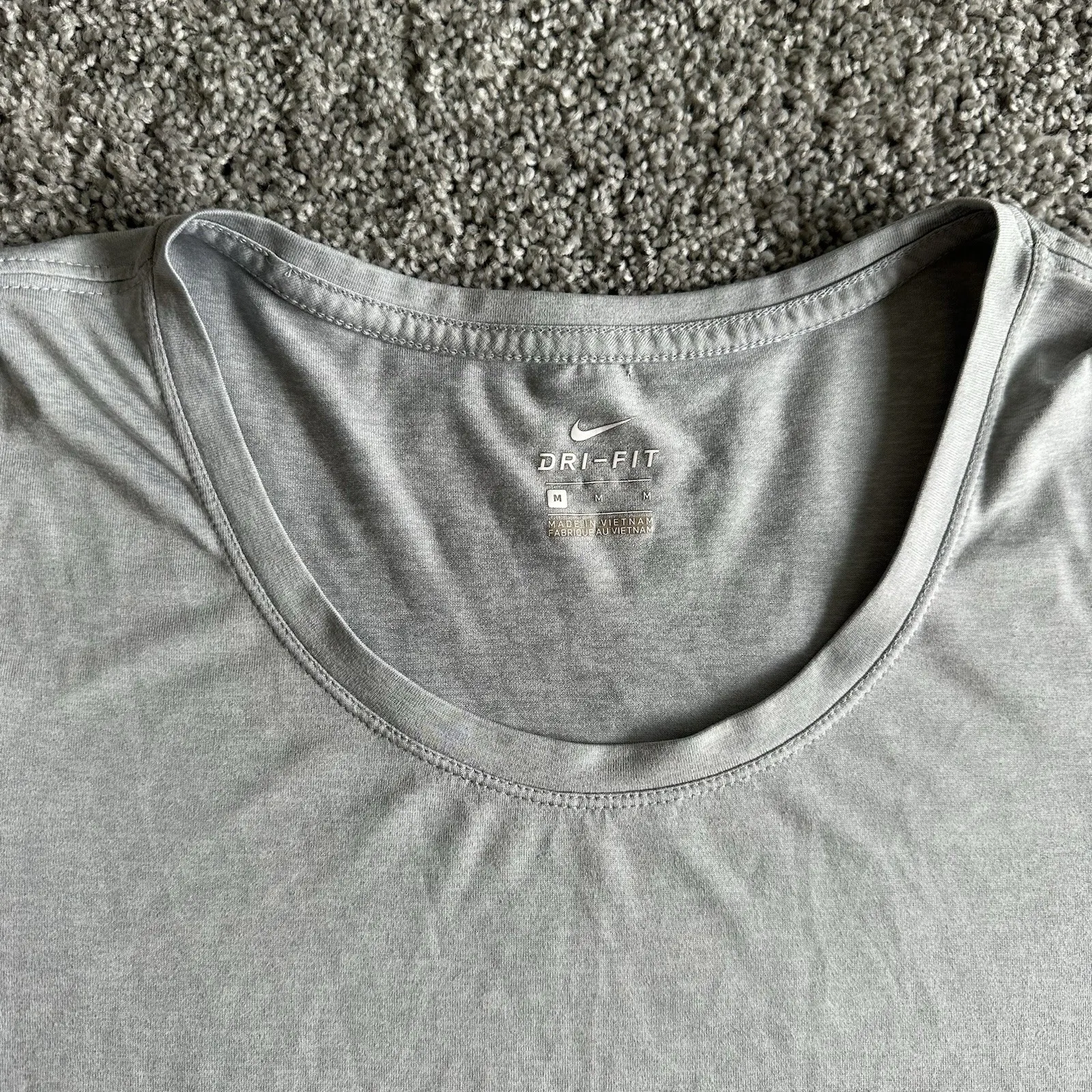 Nike‎ Dri-Fit Womens Shirt M Scoop Neck Light Gray Heather Gym Workout * - Image 4