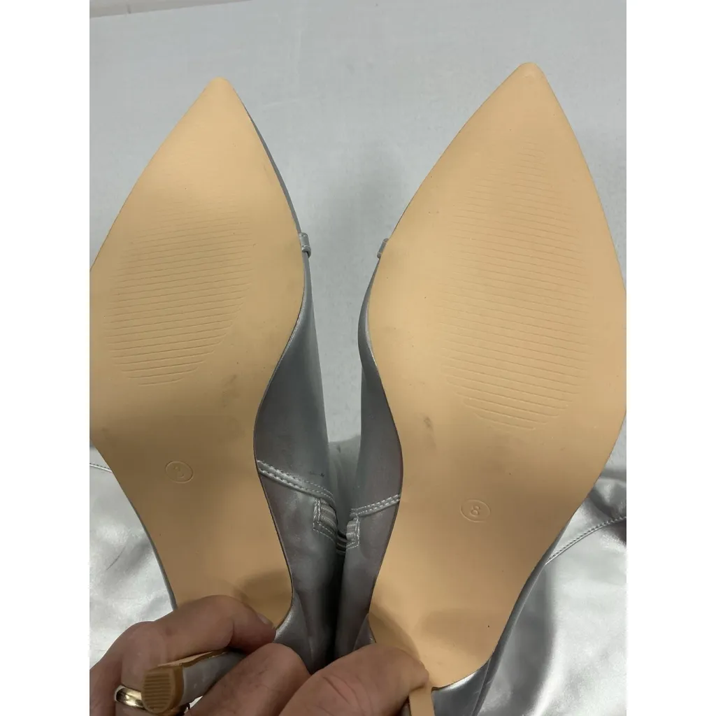 Womans Stiletto Knee High Boots Silver 8 Pointed Toe Full Zip Buckle Accent NWD - Image 4