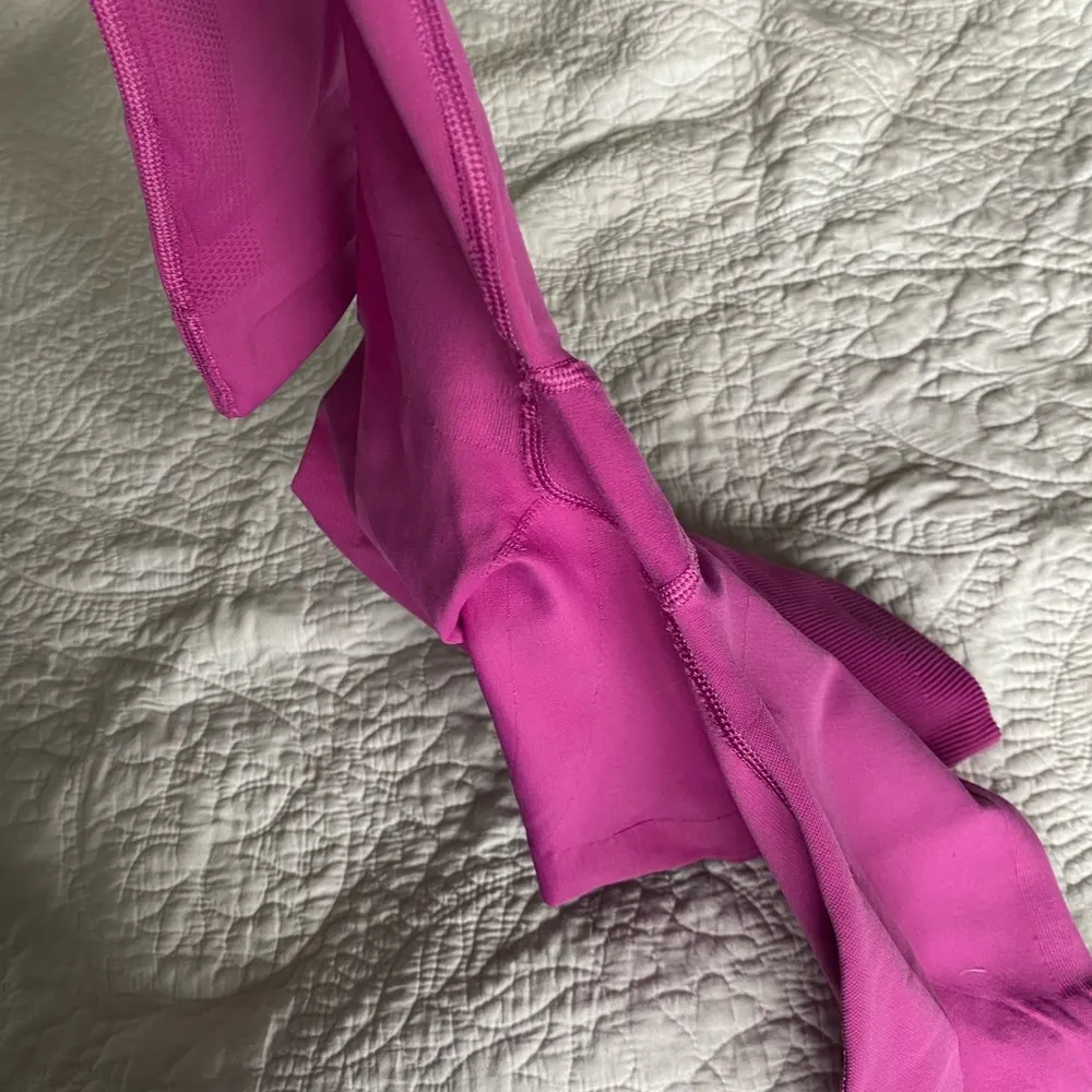 • Lululemon • Workout Leggings - Image 6