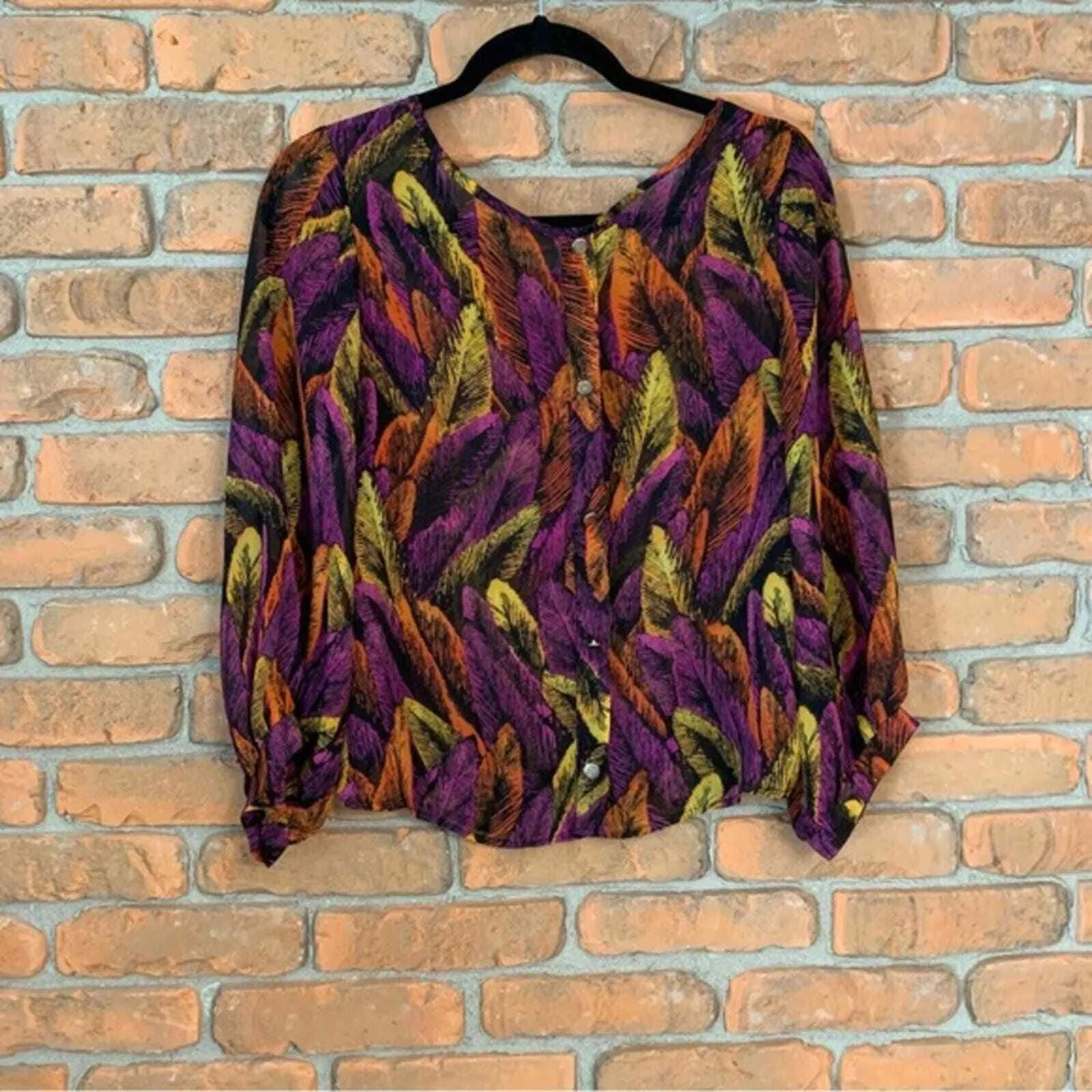 teenplo Feather Print Blouse Womens Size Large Long Sleeve‎ Top Colorful Light Purple - Image 2