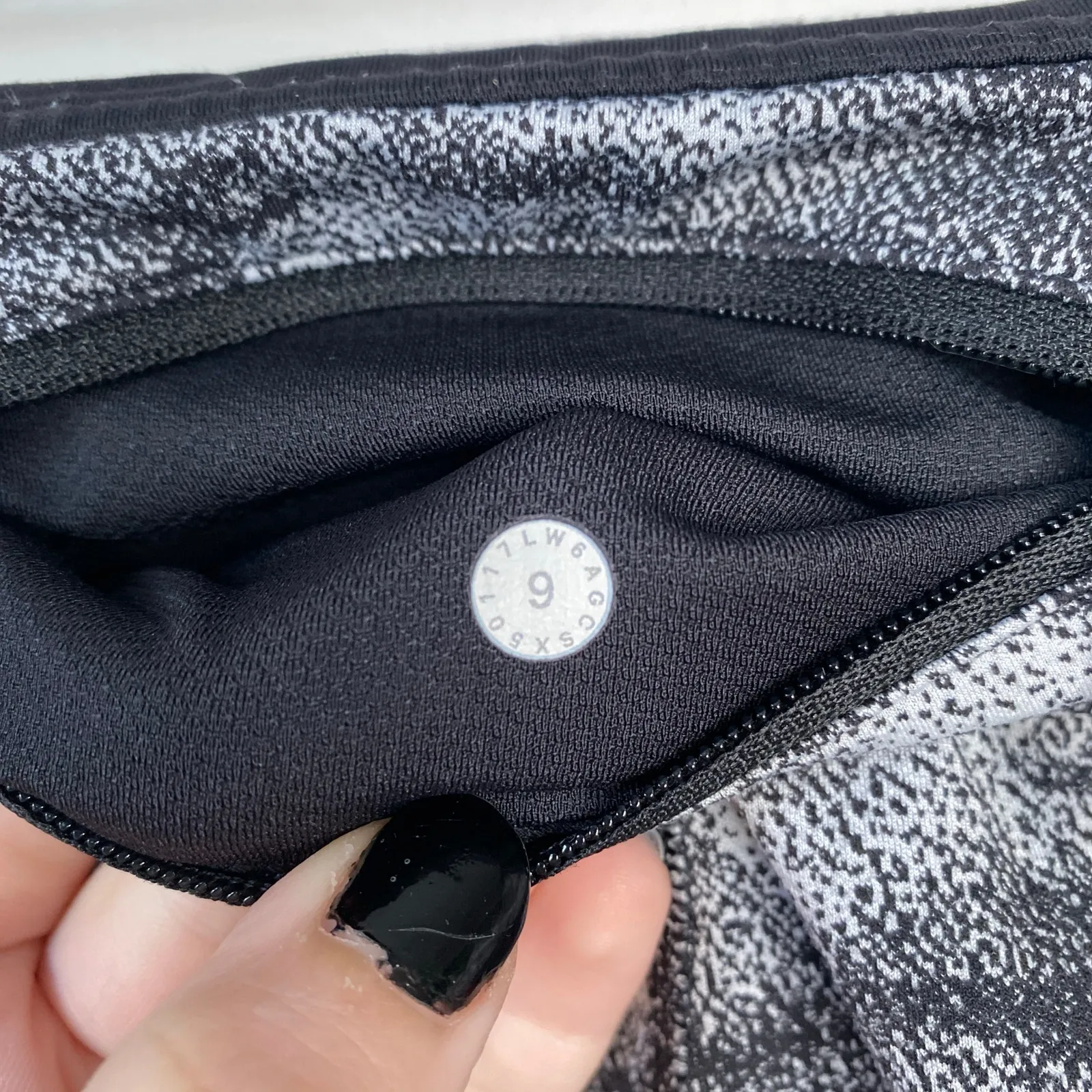 LULULEMON Pace Rival Crop Power Luxtreme Hazy Days Gray Camo Soulcycle Size 6 - Image 6