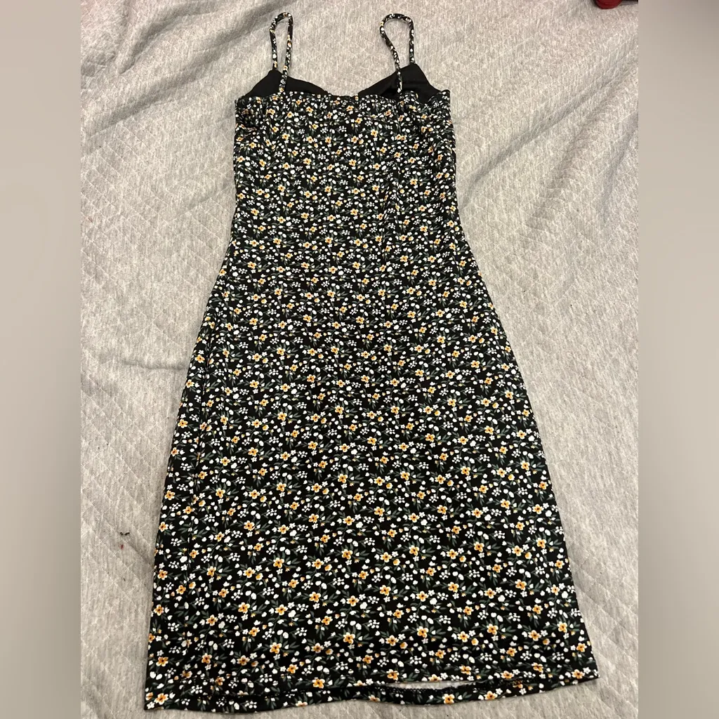 Chic Black Floral Midi Dress - Image 2