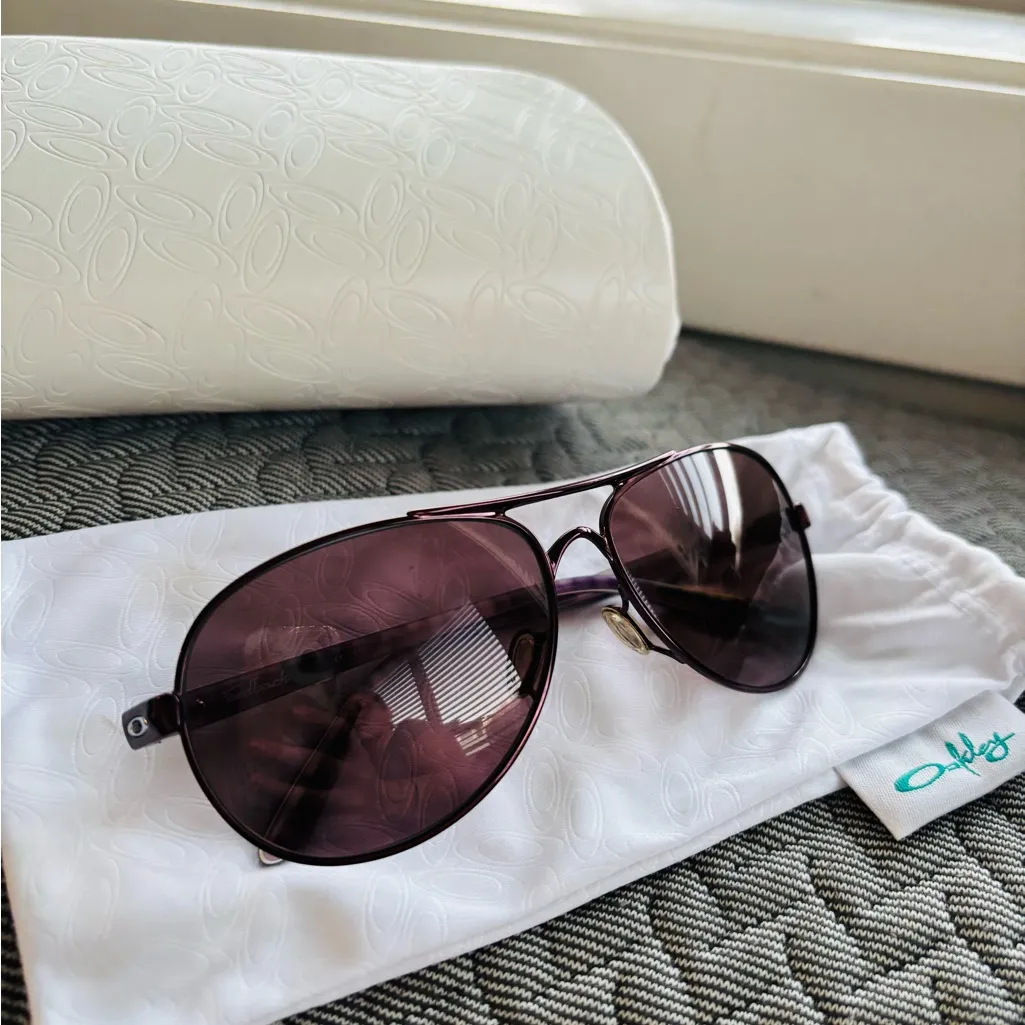 Oakley OO4079 Feedback polarized sunglasses with case purple/black - Image 5