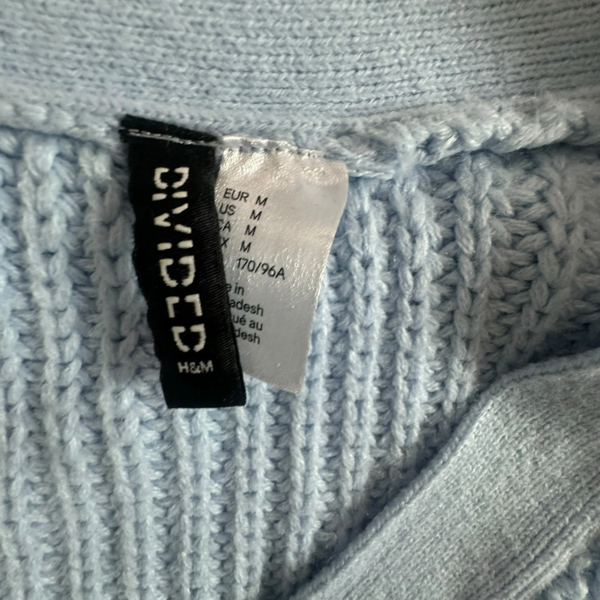 Women's Divided Soft Blue Knit Sweater w/Belt Stretchy Slightly Cropped Medium - Image 4