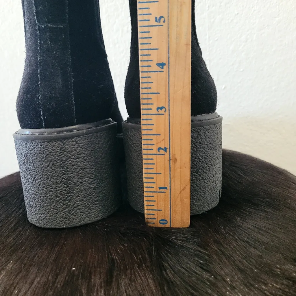 NEW Chelsea & Violet Lottie Suede Lug Sole Platform Chelsea Booties Womens 9.5 - Image 6