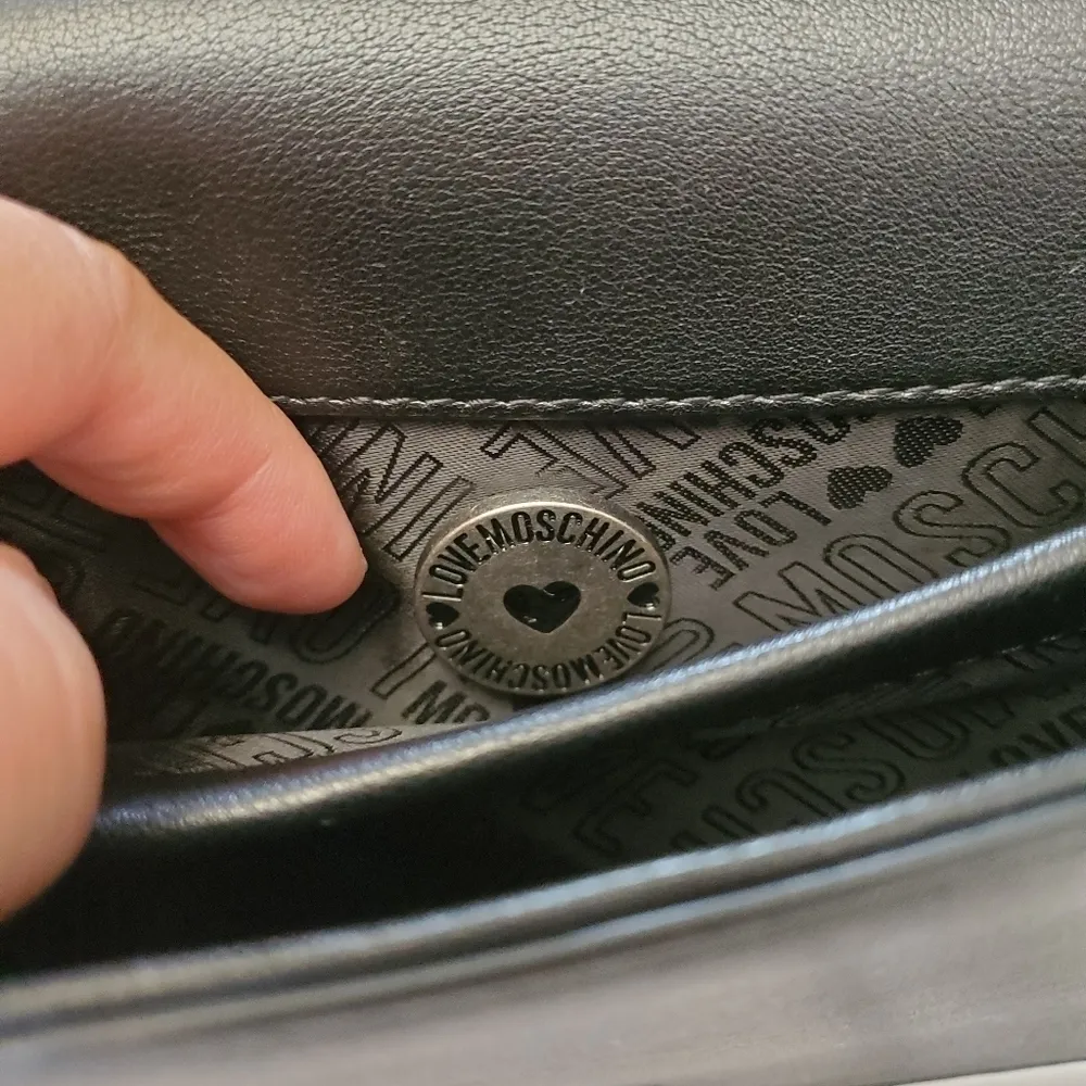 Love Moschino Logo-embellished shoulder bag - Image 6