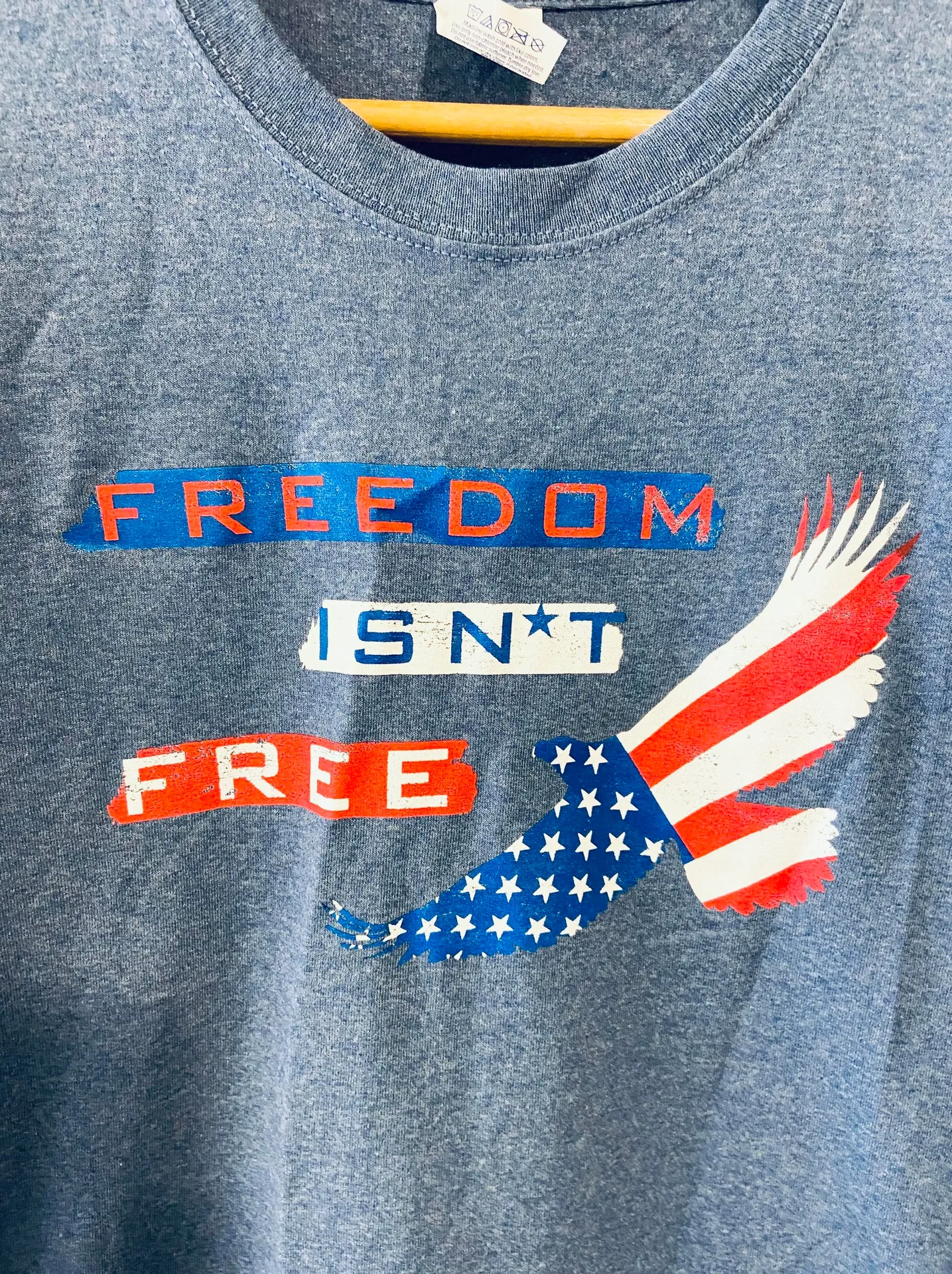 American Eagle patriotic USA graphic T-shirt  - Image 3