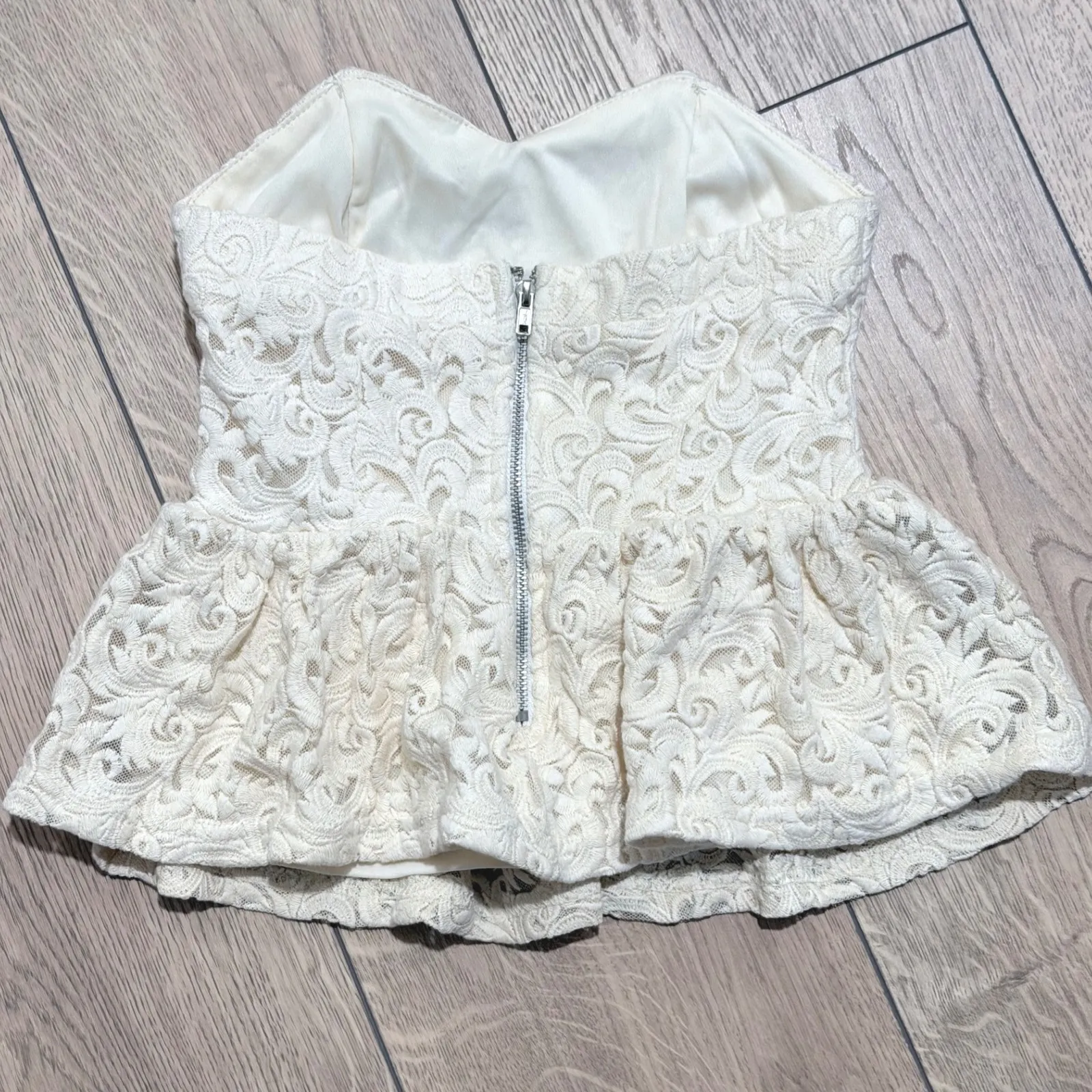 Pins and Needles Lace Peplum Strapless Sweetheart Tank Top Ivory Womens XS - Image 3