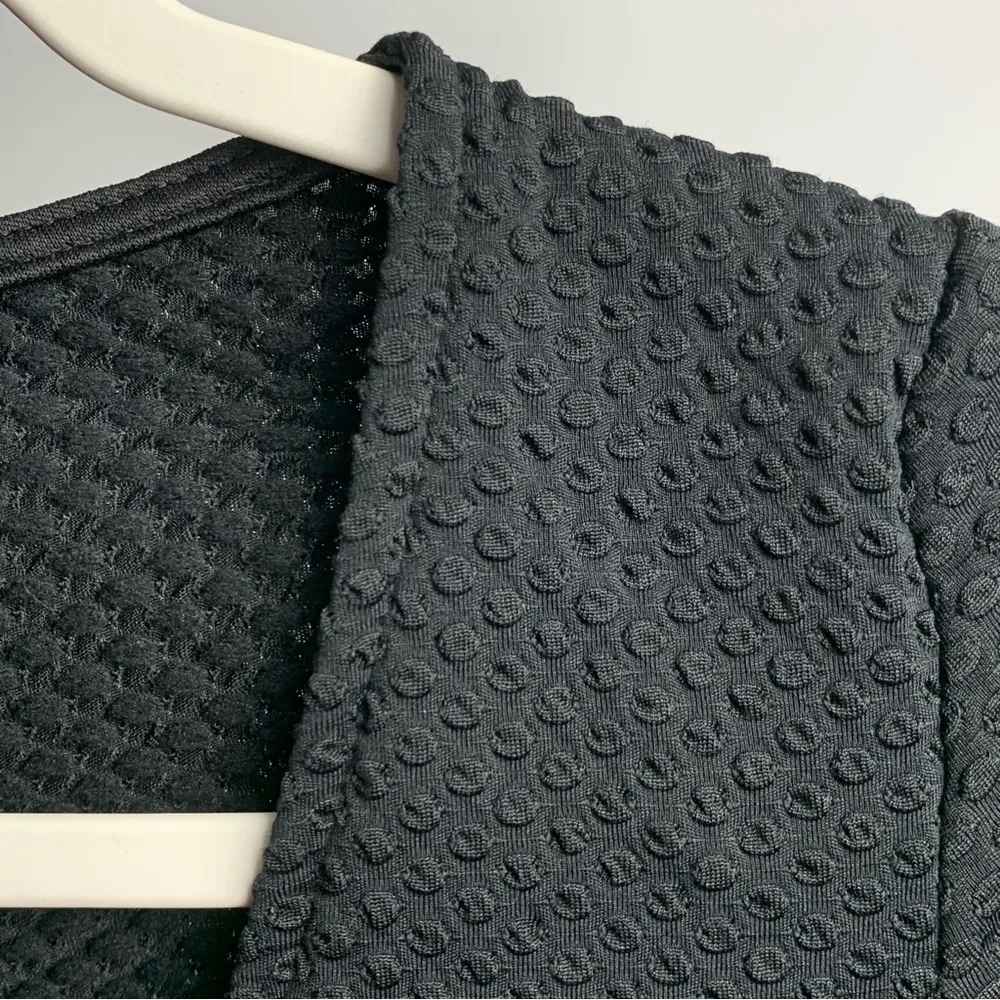 Tasha Twist Front Wrap Top • Sz M - Image 8