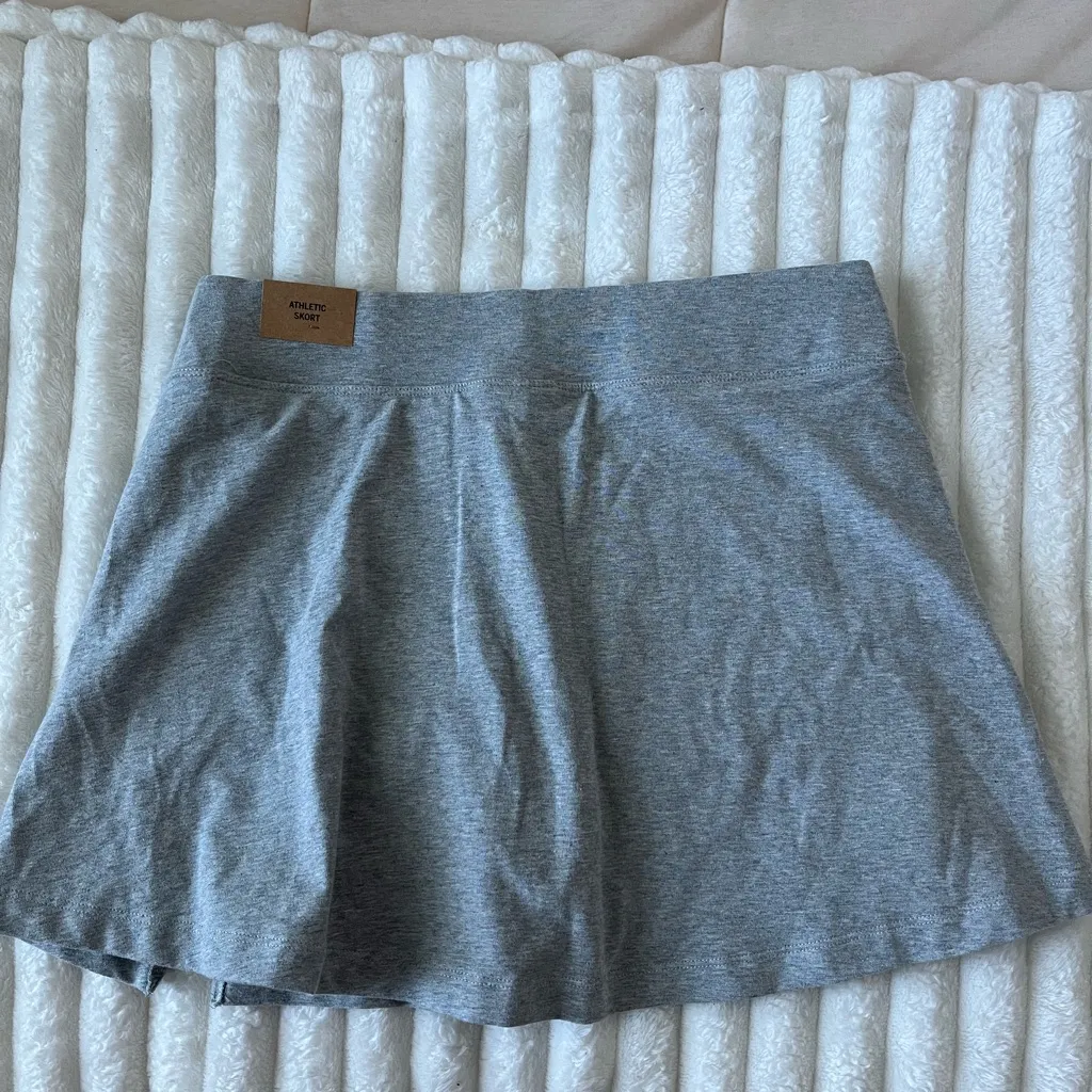 NWT PINK Victoria's Secret Gray Active Skort - Image 4
