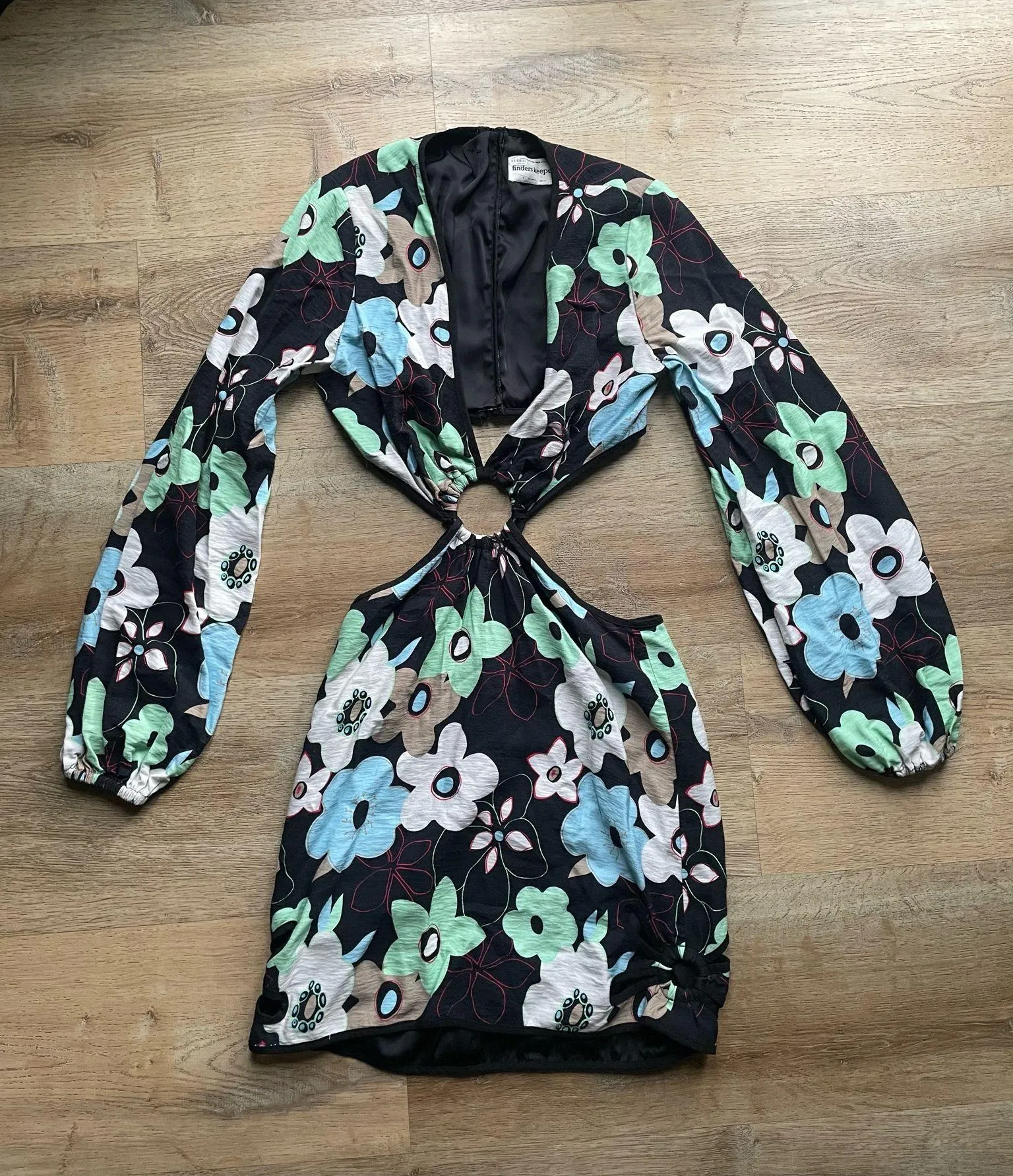 Finders Keepers Floral Cutout boho Mini Dress S/4 Long Sleeve Party Y2K Vibes - Image 4