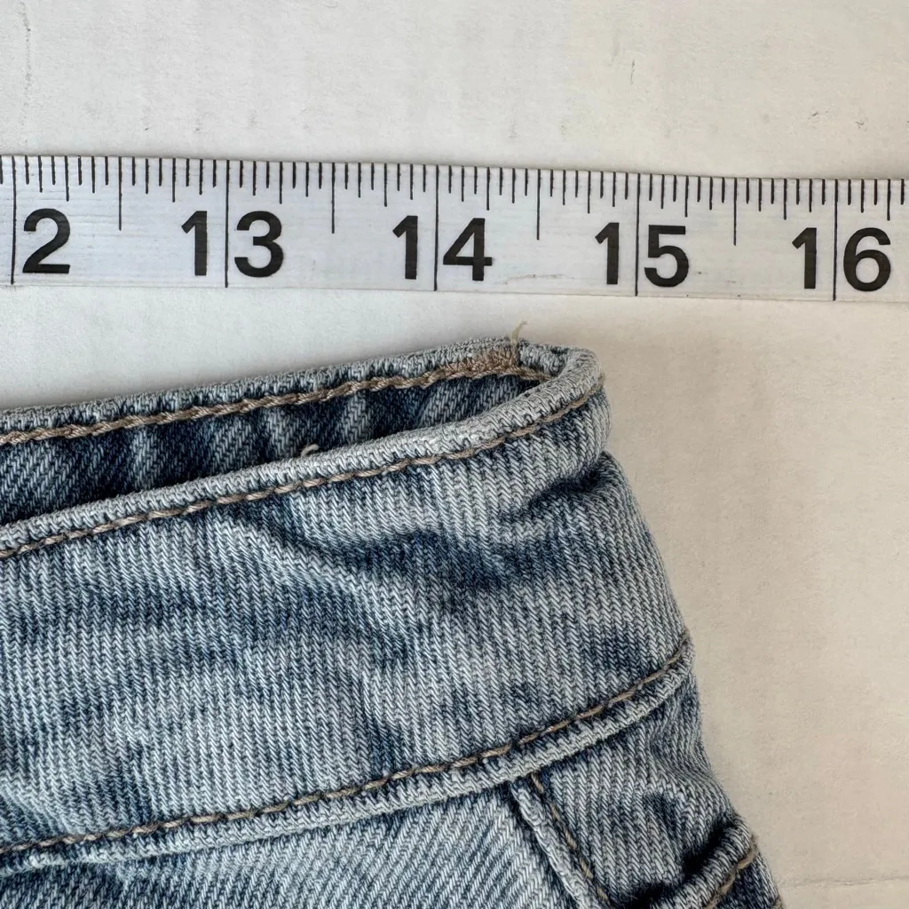 Hidden Light Wash Denim Uneven Hem Fray Mom Shorts button fly medium 100% cotton - Image 9