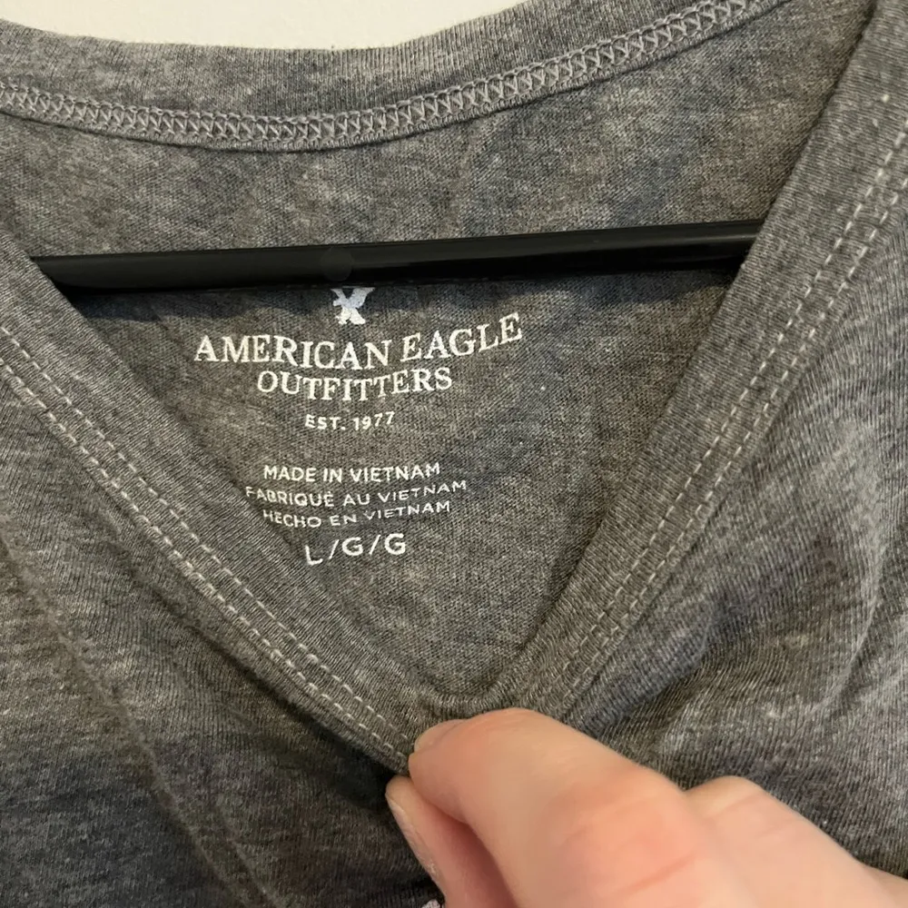American Eagle Heather Grey Graphic Tshirt. - Image 4