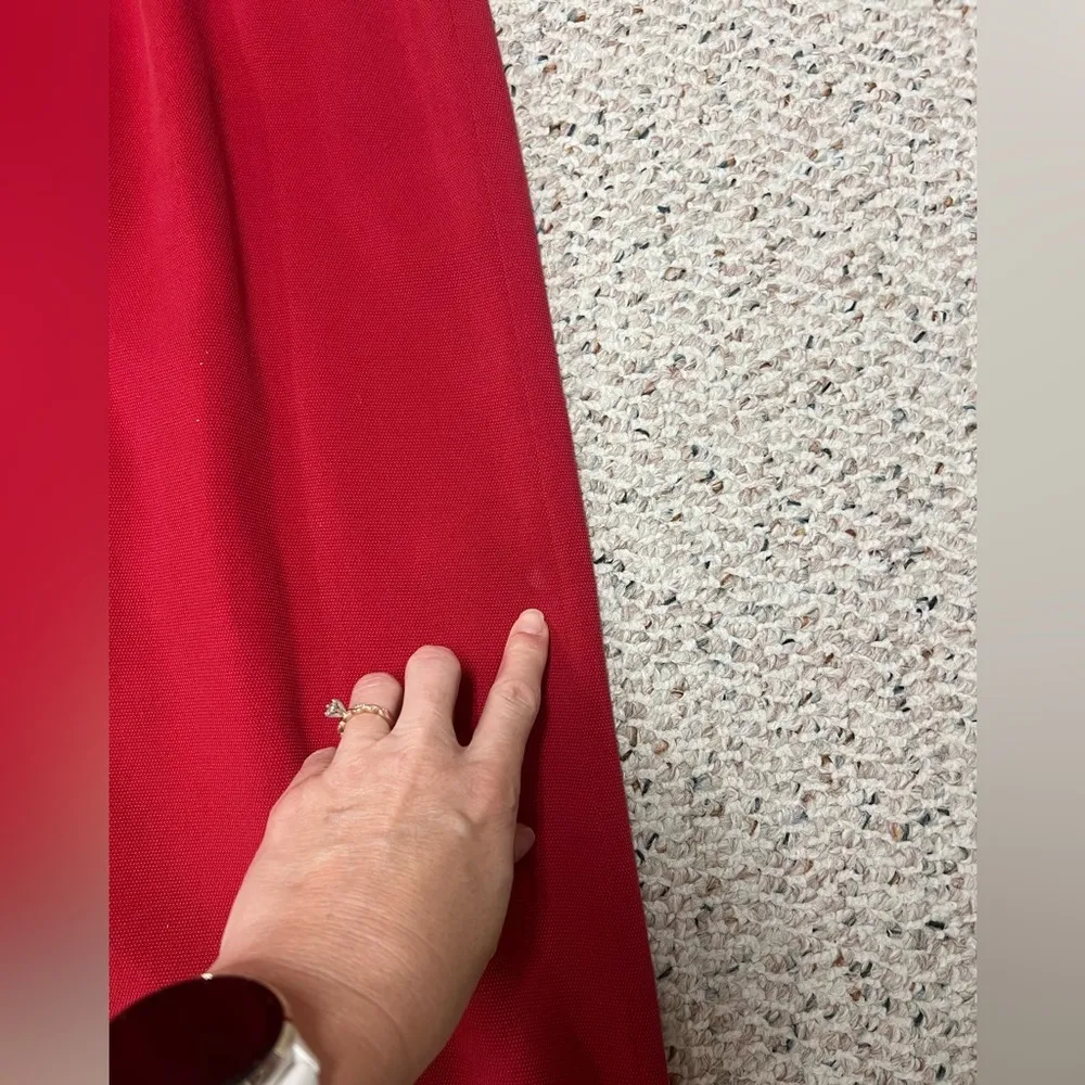 Elegant Red Button - Image 6