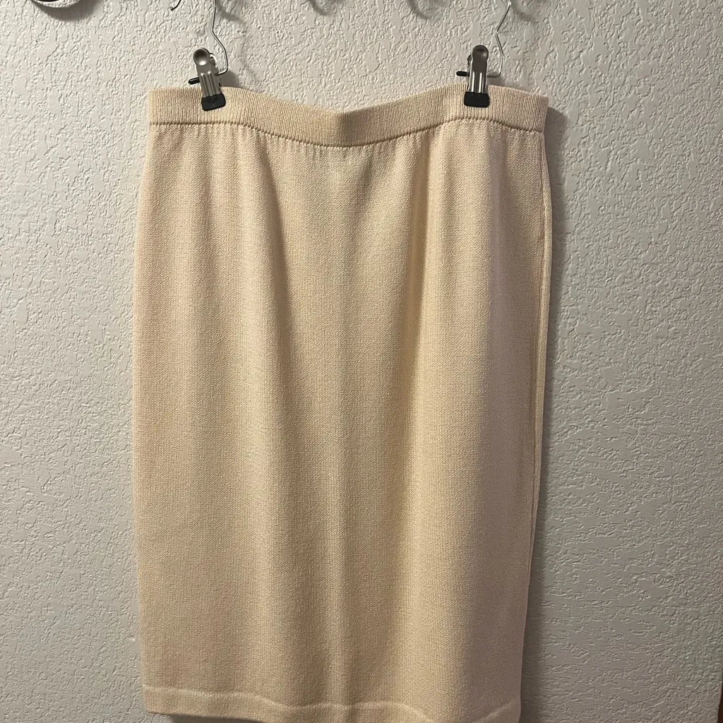 St. John Collection Knit Skirt Suit Set Cream Black Trim Size 4 NWOT - Image 5