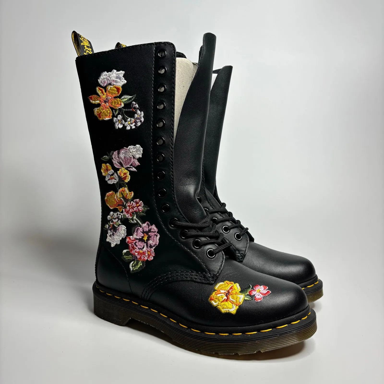 Dr. Martens 1914 Vonda II Originals Floral Combat Boots in Black Softy T - Image 2