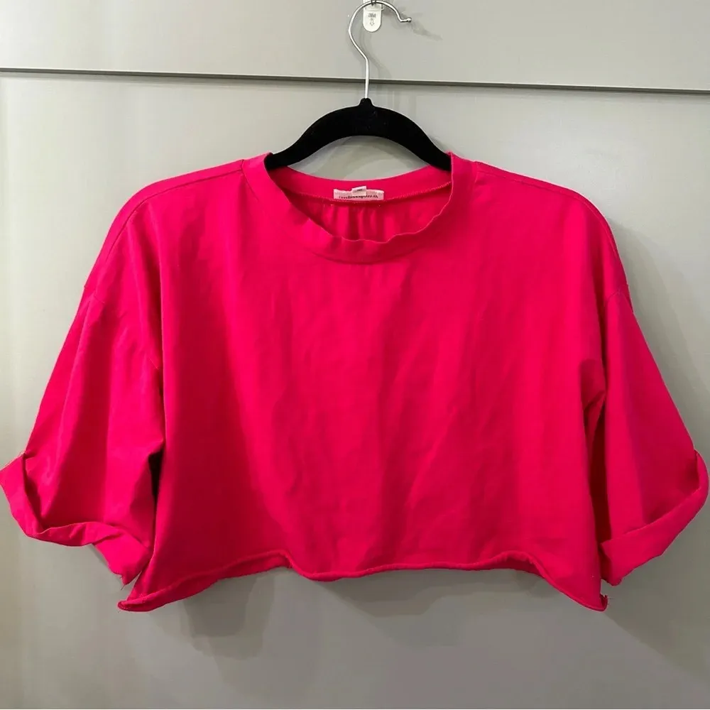 Superdown Candice Crop Top in Hot Pink Raw Hem Cropped Size Medium - Image 2