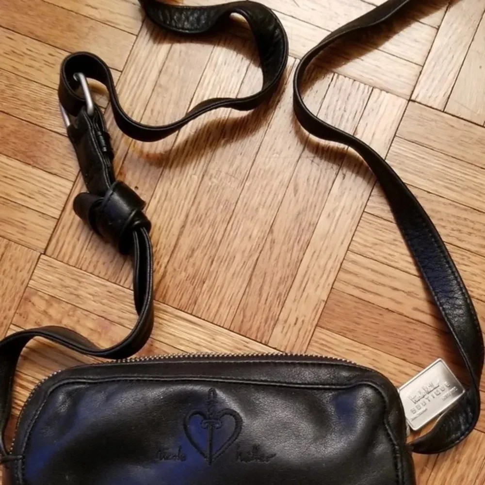 Nicole Miller Black Leather Crossbody Bag - Image 4