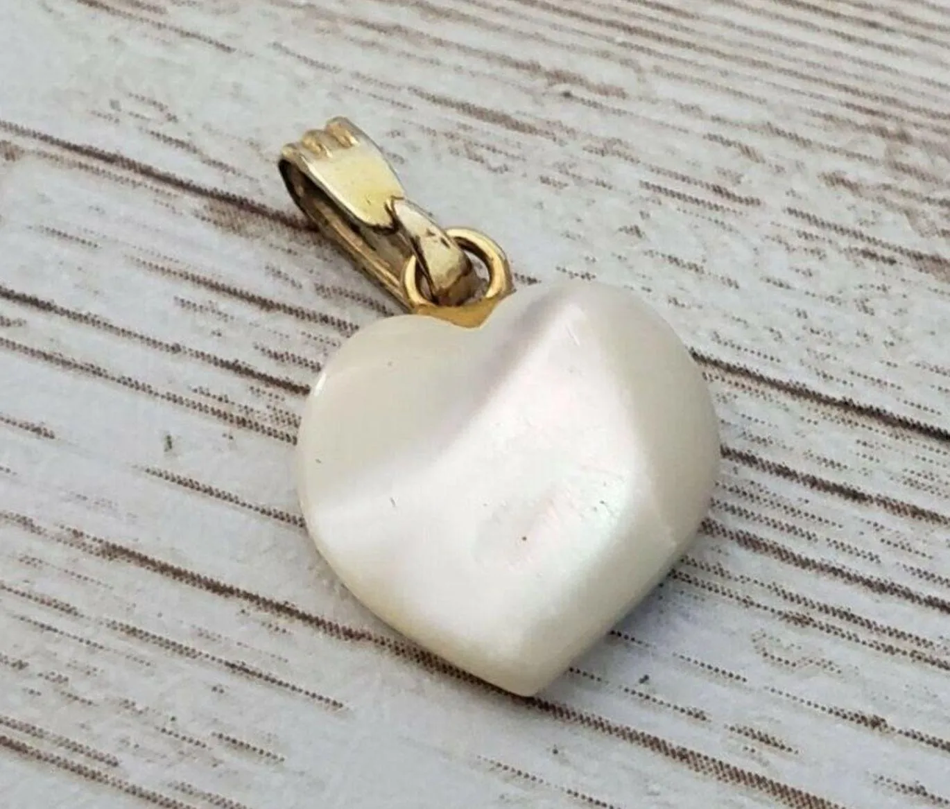 Vintage Pendant Dainty Heart with Rainbow - Image 3