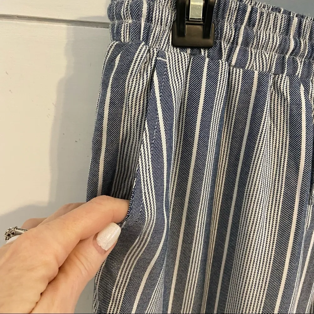 American Eagle  Stripe Lounge/Beach Pants. Size Medium. EUC - Image 3