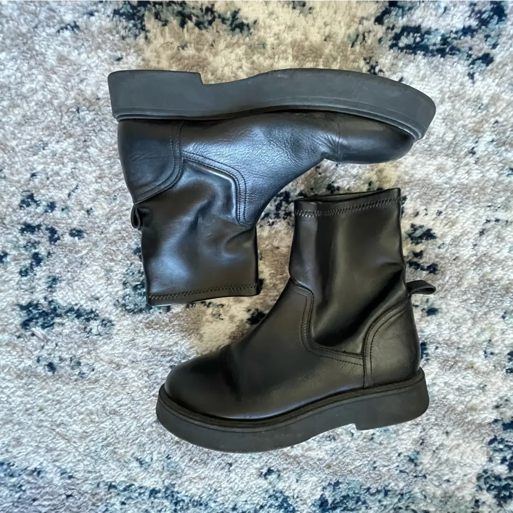 Coach and Four Boots Black Size 8.5 - Image 2