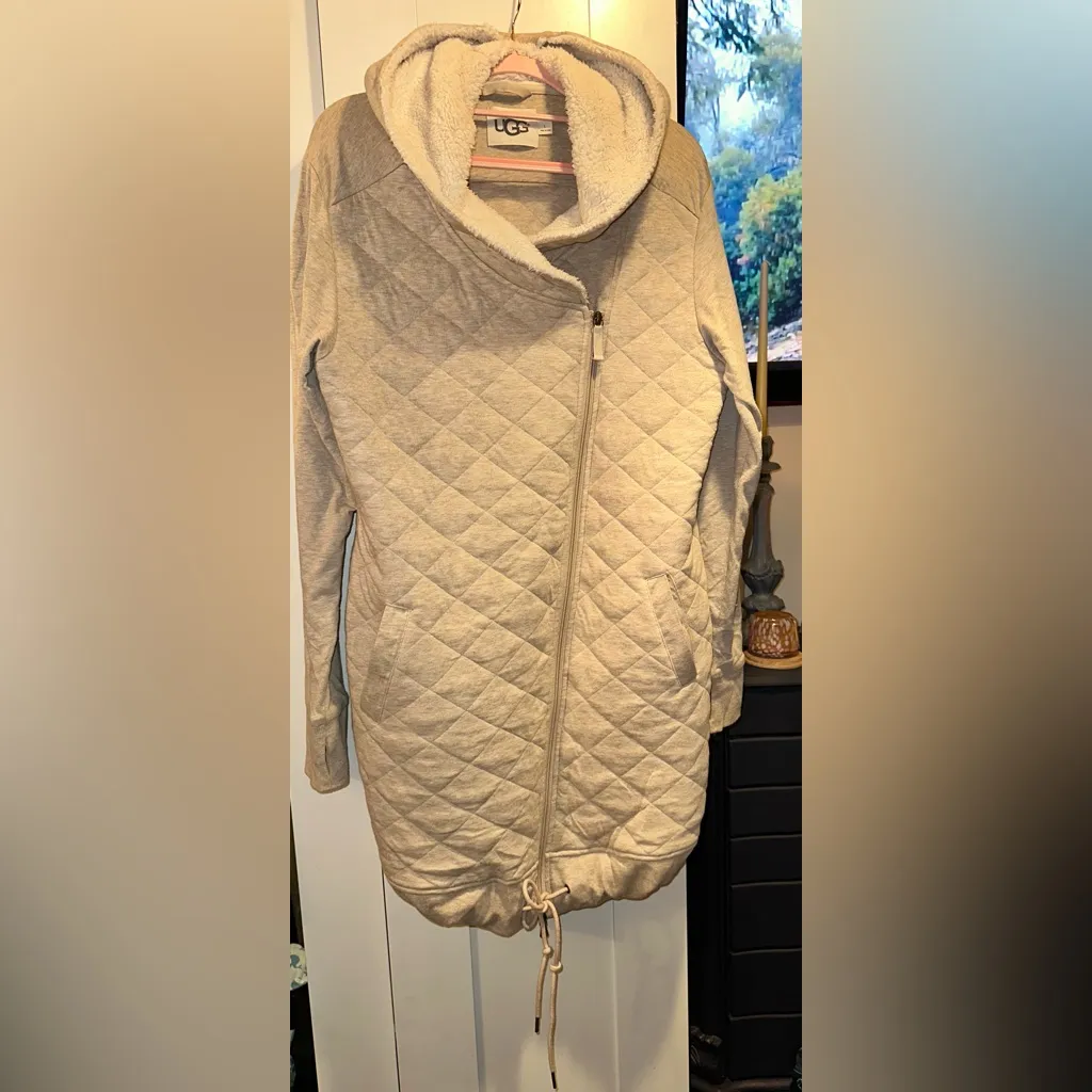 UGG Kayla Quilted Hoodie Oatmeal Heather Color $148 MSRP - Image 3