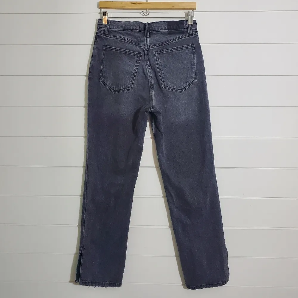 Abercrombie & Fitch 90s Straight Ultra High Rise Jeans Split Hem Curve. Size: 28 - Image 2