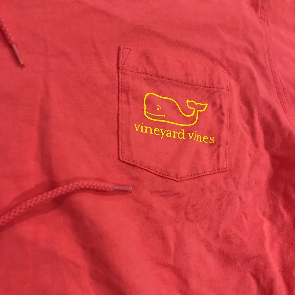 Vineyard Vines  pink long sleeve hooded shirt - Image 3