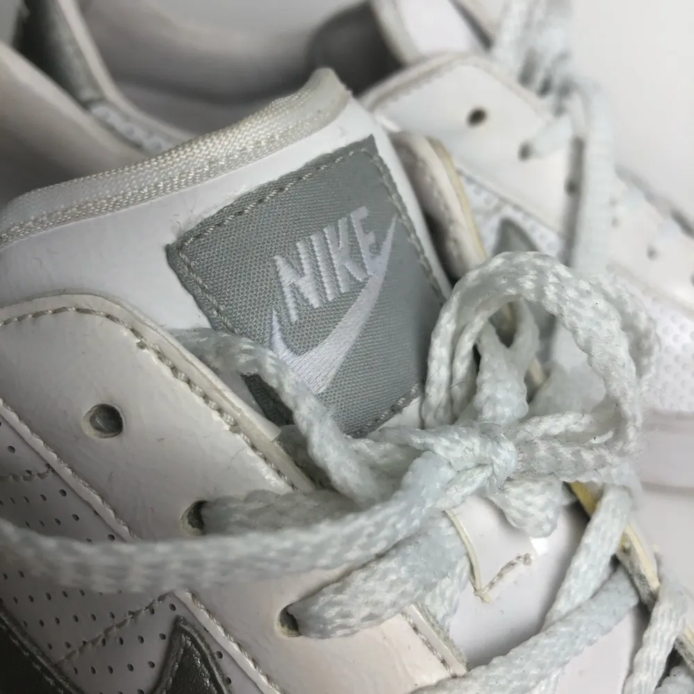 NIKE Sweet Classic White Patent Silver Swish Shoes Low - Image 9