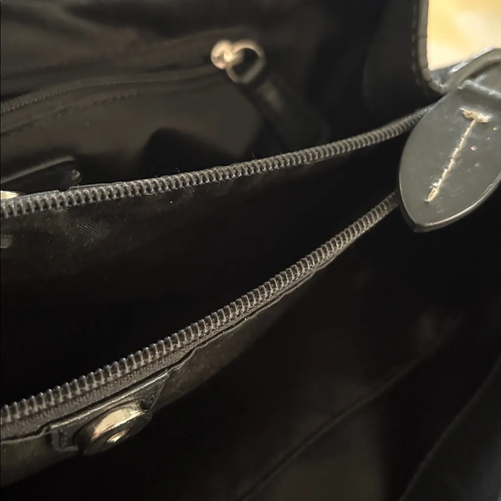 Coach Black Leather Shoulder Bag with Silver Accents - Image 7