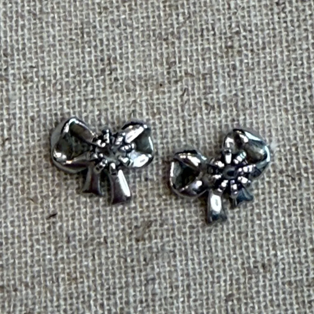 Juicy Couture Silver Bow Earrings - Image 2