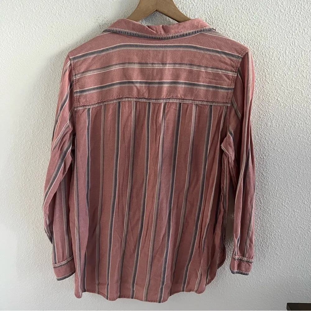 American Eagle Oversized Fit Striped Button Front Long Sleeve Medium - Image 2