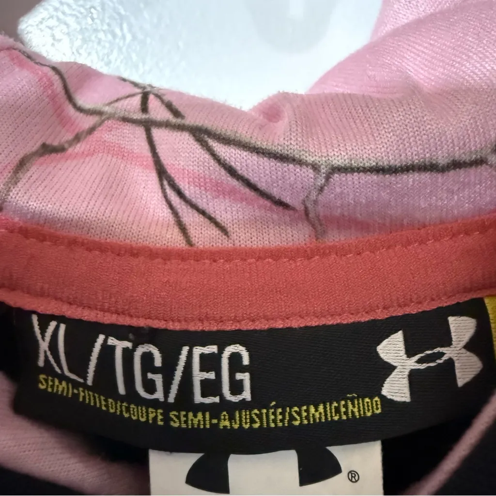 Under Armour Storm Pink and Black Semi-Fitted Camo Hoodie Size XL - Image 5