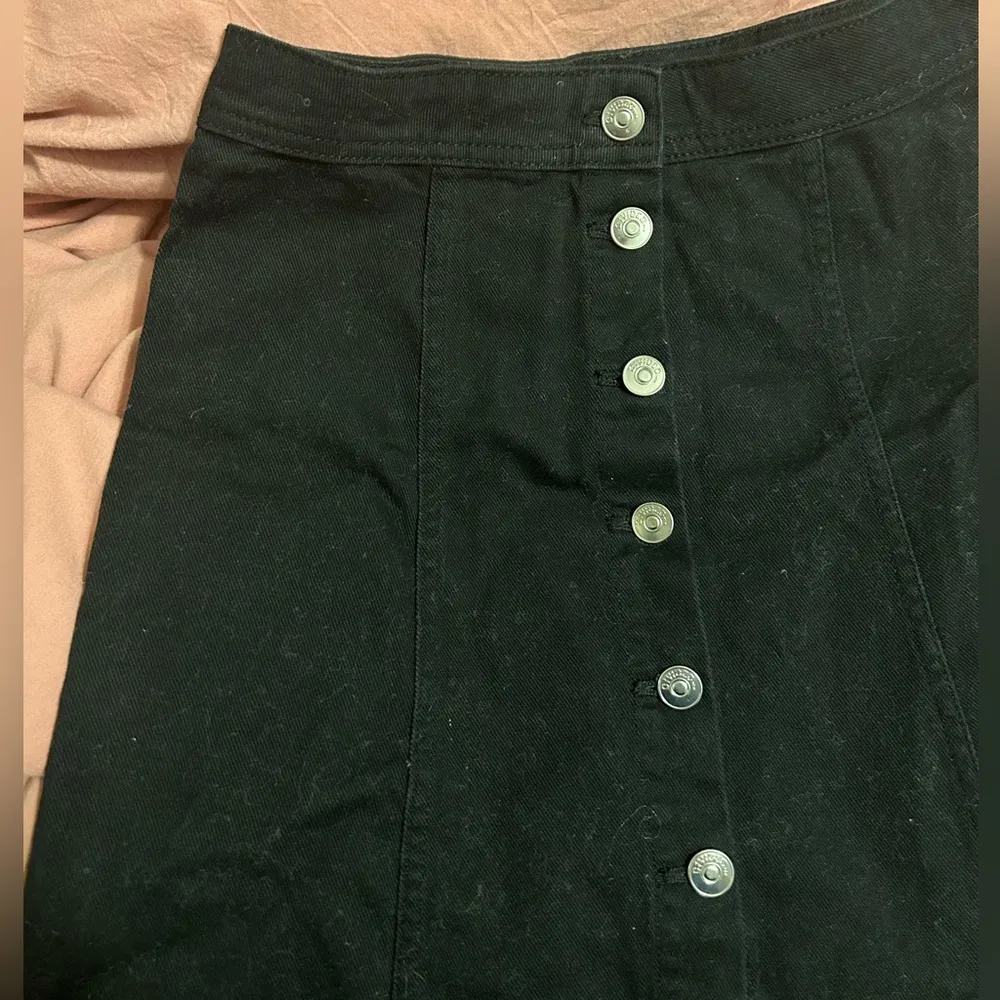 H&M Divided Buttoned Black Denim Jean Mini Skirt - Image 2