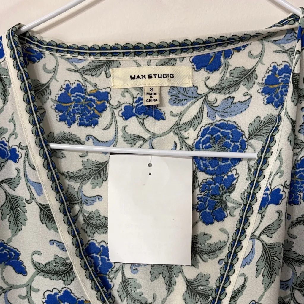 NWT Max Studio Blue and White Floral Tie-Front Blouse - Image 2