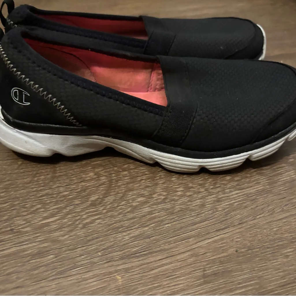 Women size 8W Champion Slip-on Walking Shoe - Image 2