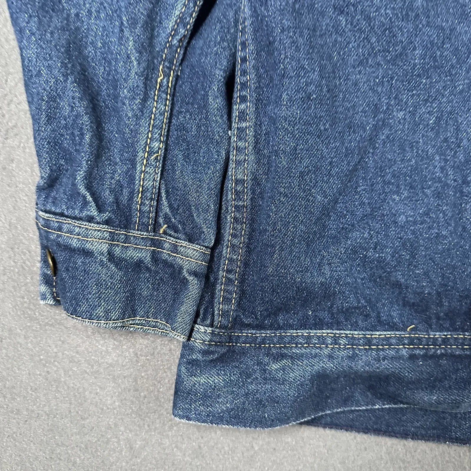 Vintage Lee Trucker Jacket Womens 11/12 Blue Denim Trucker USA Union Made - Image 14