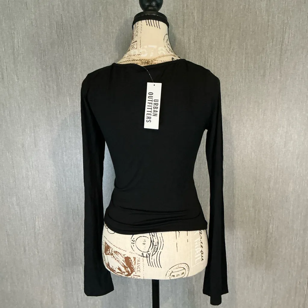 Silence + Noise Black Ruched Long Sleeve Blouse Size Medium - Image 4