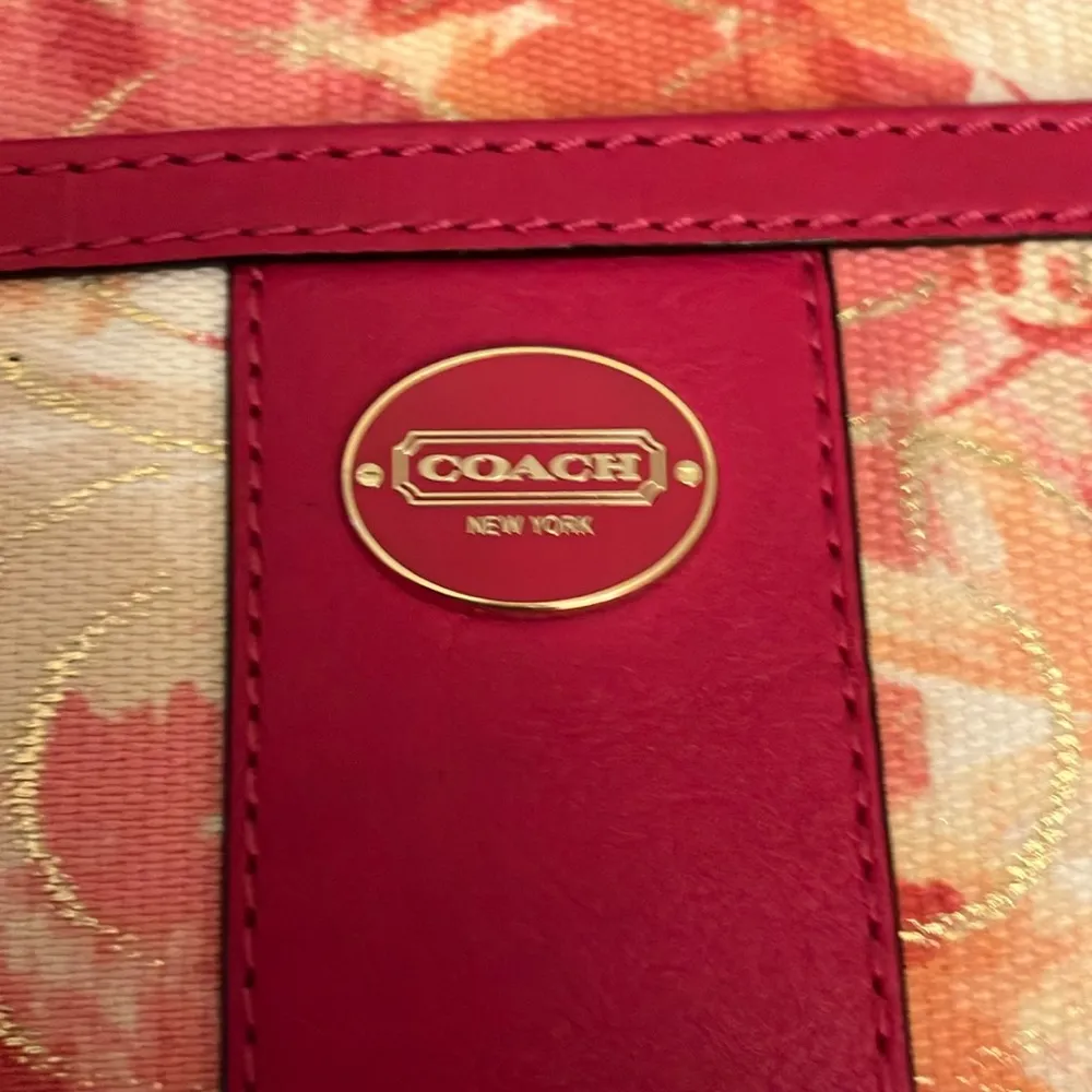 Coach: Pink Floral Abstract Tablet/iPad cover- sleeve- pockets- padded - Image 2