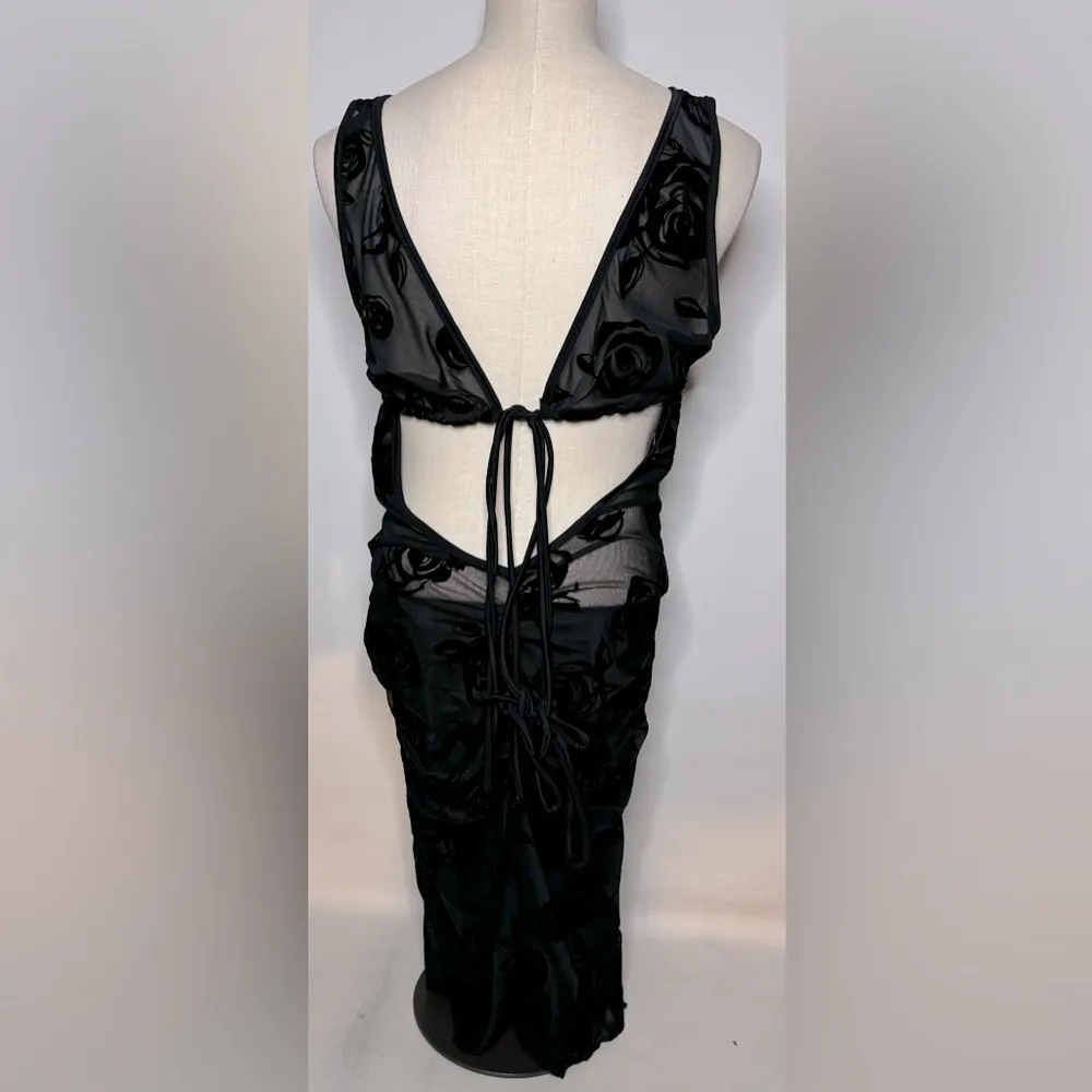 Cover up for swimwear/lingerie style wear - Image 2