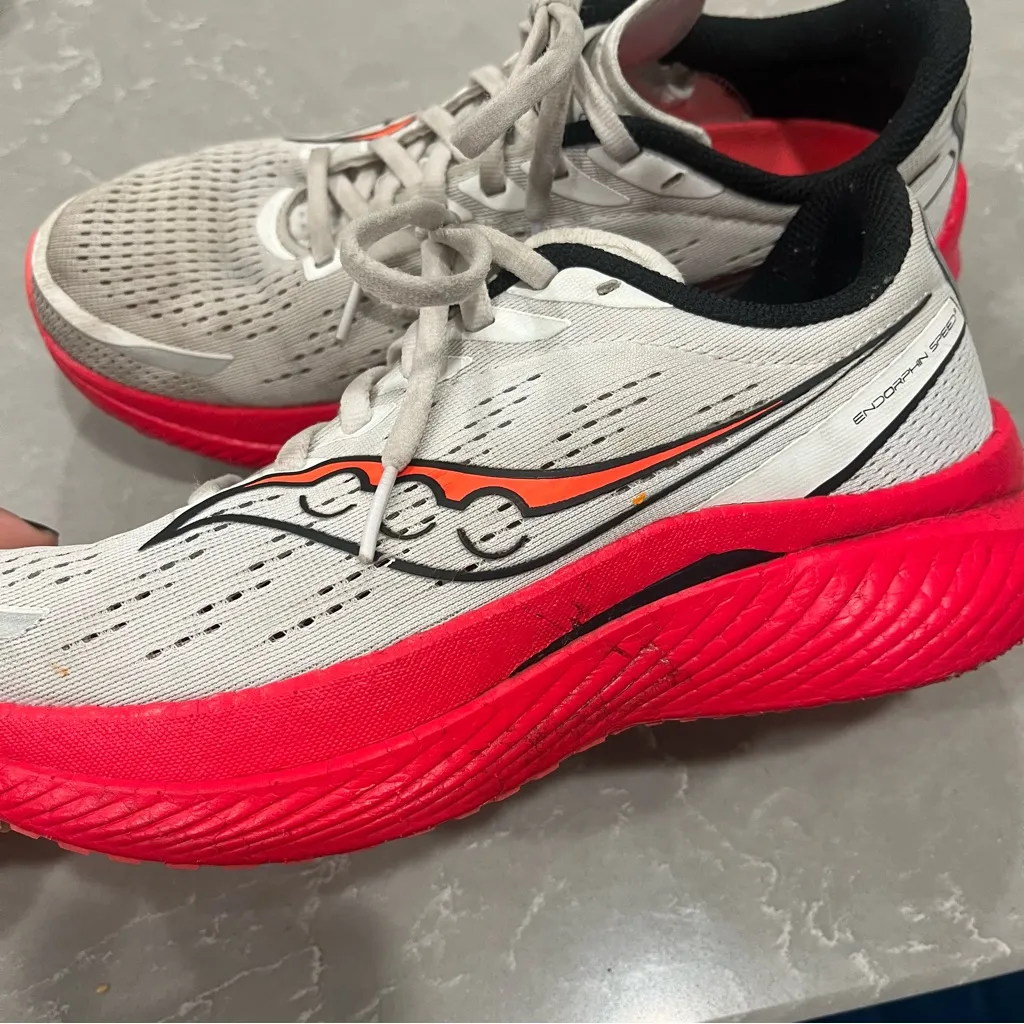 Saucony Endorphin Speed - Image 2