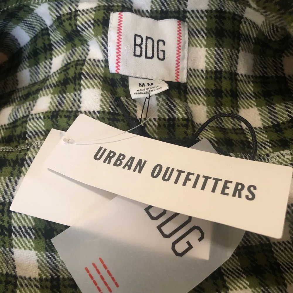 NWT URBAN OUTFITTERS BDG Carissa Flannel Cropped Shirt Jacket Size M - Image 9